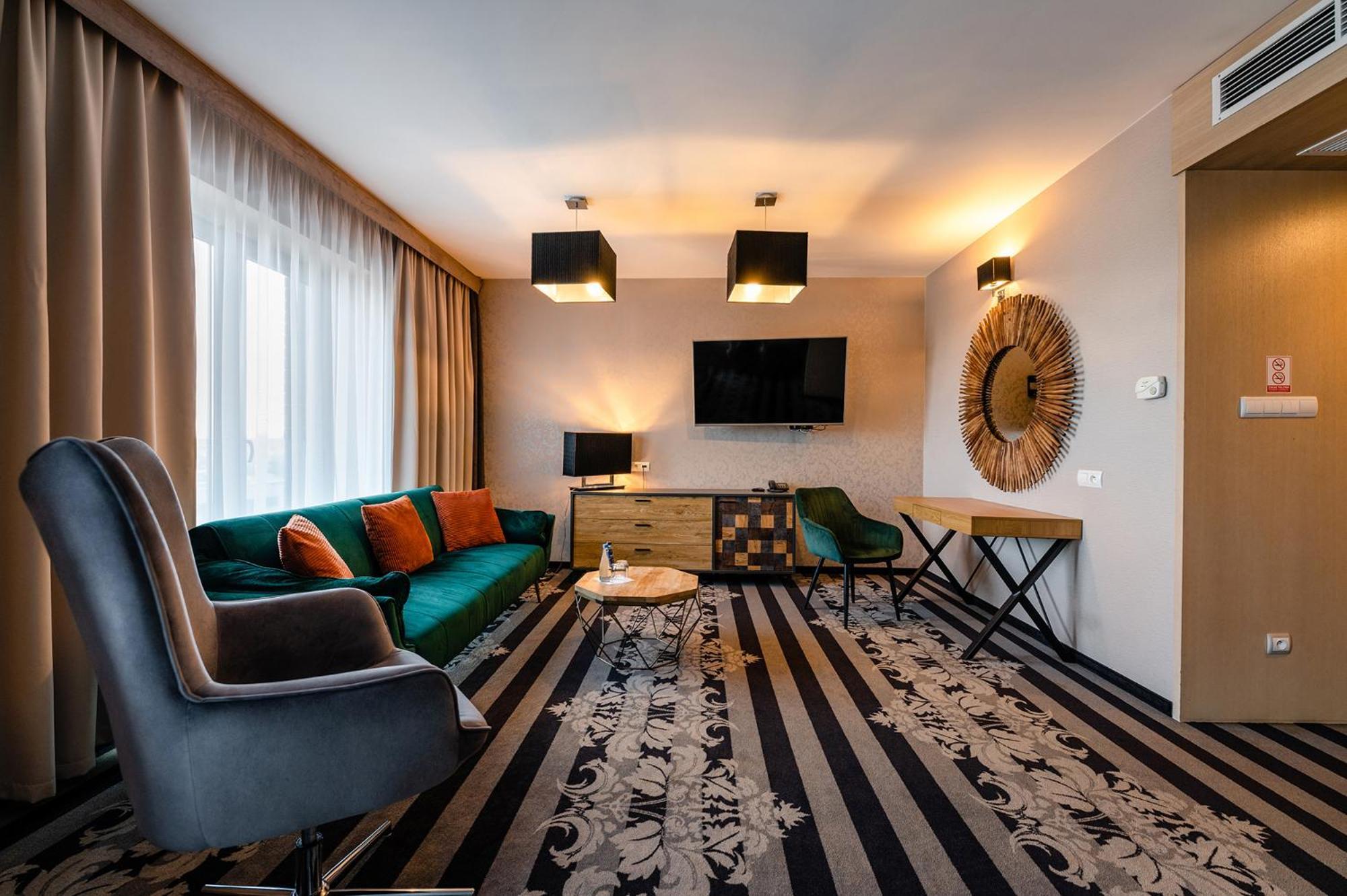 Hotel Alhar Lubliniec Exterior photo